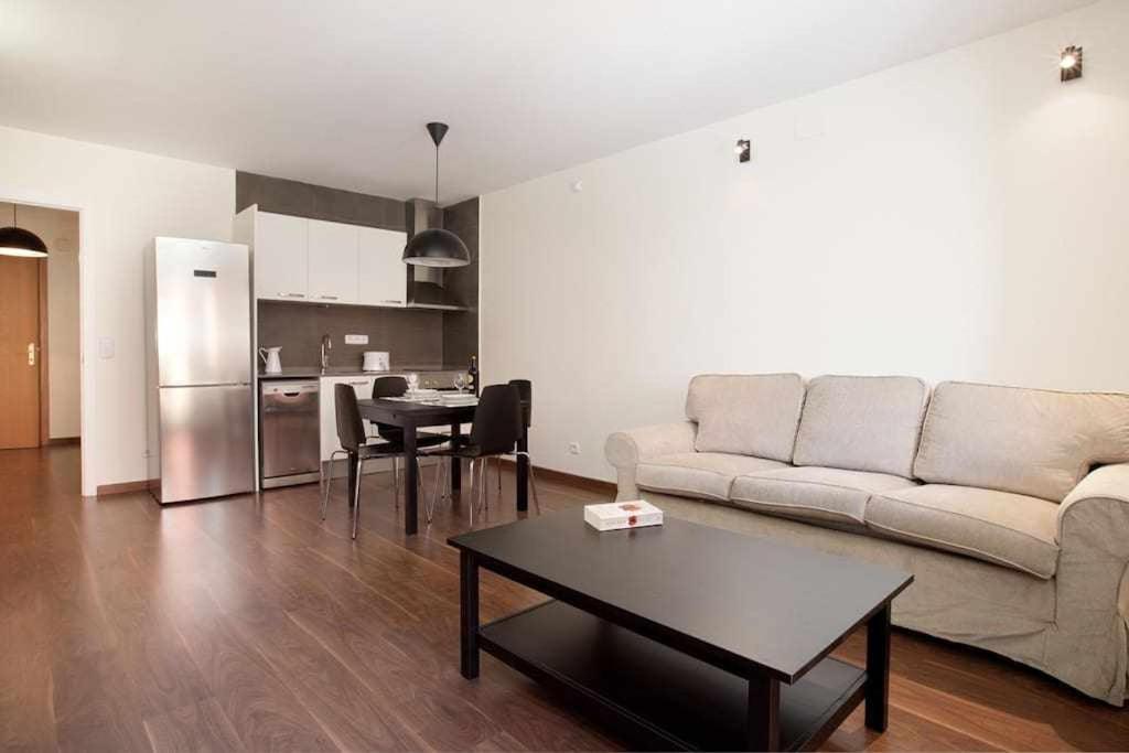 Apart Centrico Con Terraza En Gracia 바르셀로나 외부 사진